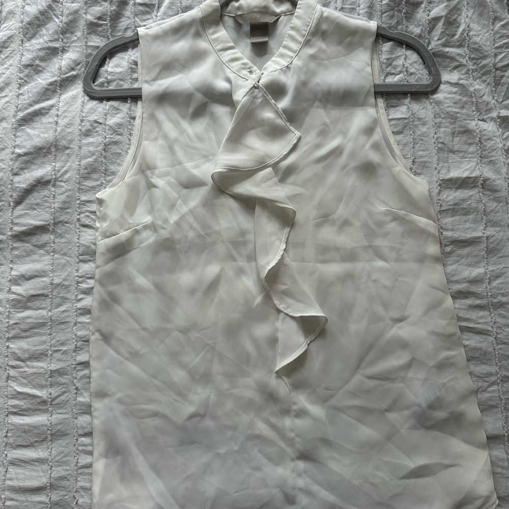 casual sleeveless blouse